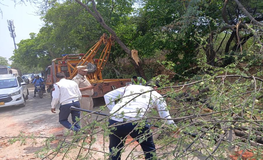 Threat-to-blow-up-Mini-Secretariat-with-bomb-creates-panic