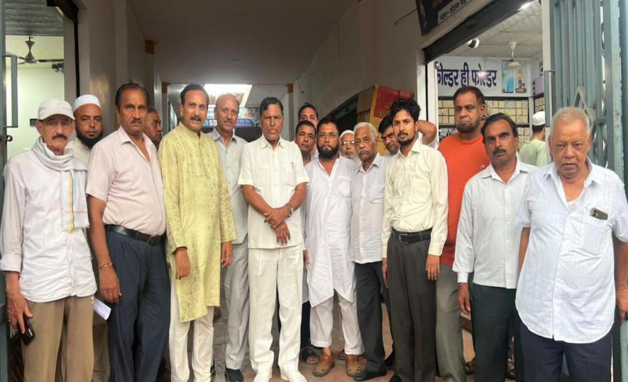 President-Banwari-Lal-Kanchhal-accorded-a-grand-welcome-upon-his-arrival-in-Najibabad