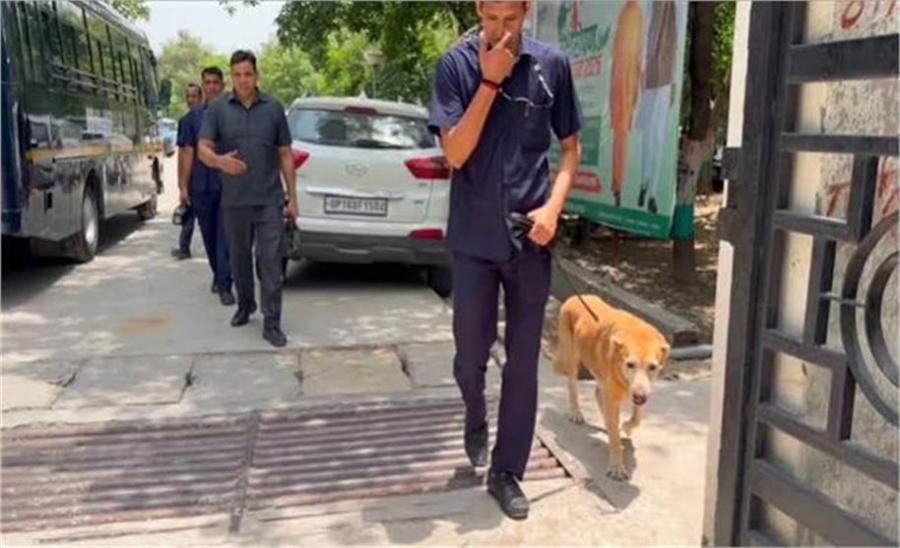 Panic-ensues-following-threats-toblow-up-Parliament-and-Gurugram-with-bombs.